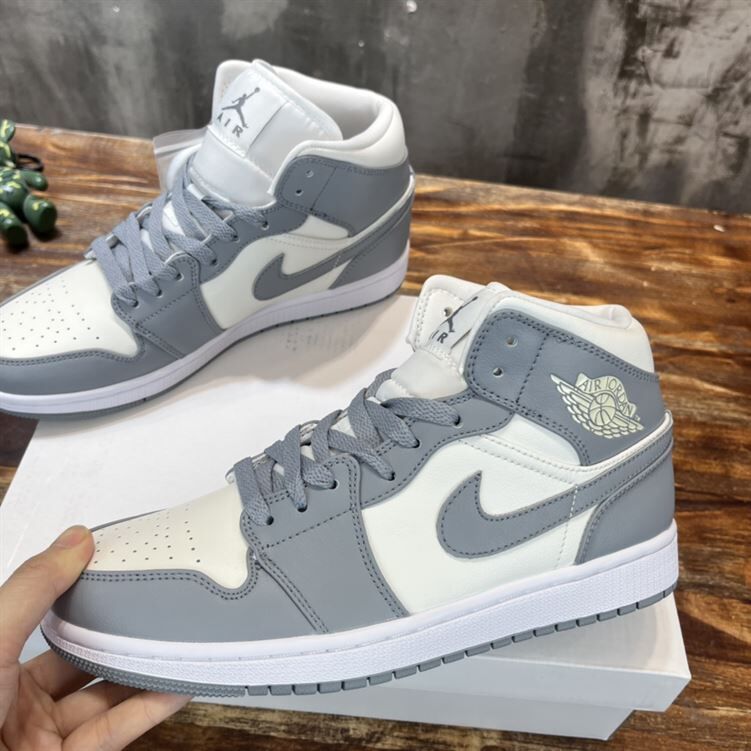 AIR JORDAN 1 MID ‘GREY SAIL’ – NSN030