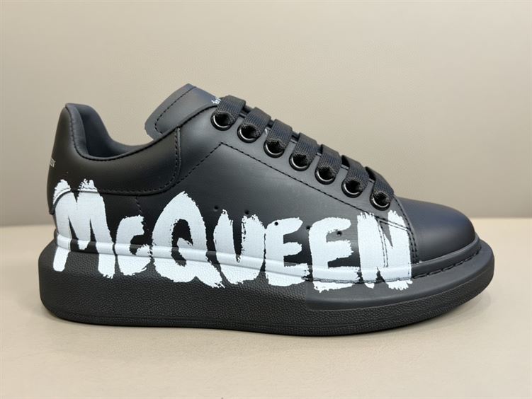 ALEXANDER MCQUEEN GRAFFITI OVERSIZED SNEAKER IN BLACK - ALD021