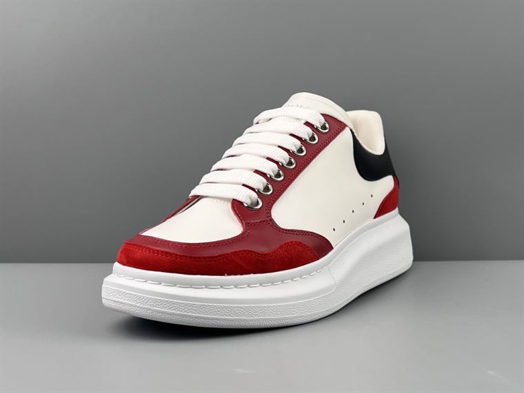 ALEXANDER MCQUEEN OVERSIZED SNEAKER IN BLACK/WHITE/RED - ALD037