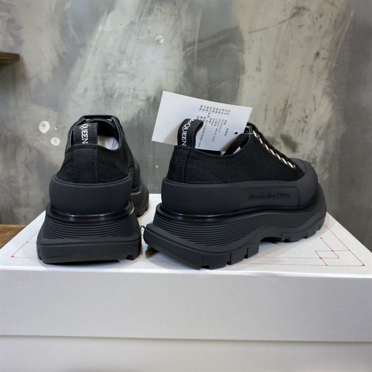 ALEXANDER MCQUEEN TREAD SLICK LOW-TOP SNEAKERS - ALD031