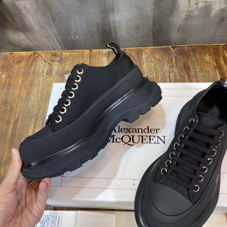 ALEXANDER MCQUEEN TREAD SLICK LOW-TOP SNEAKERS - ALD031