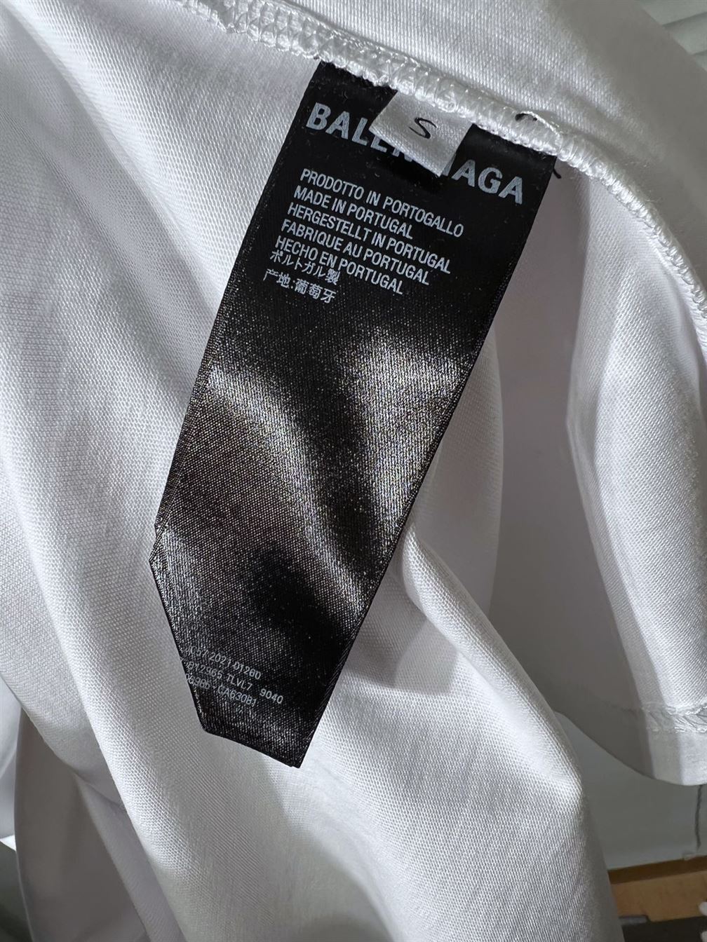 BALENCIAGA MEN'S CITIES PARIS T-SHIRT MEDIUM FIT IN WHITE - BAS008
