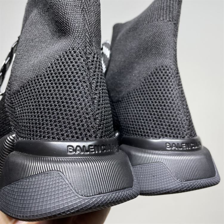 BALENCIAGA MEN'S SPEED 2.0 LACE-UP RECYCLED KNIT SNEAKER IN BLACK - BLA031