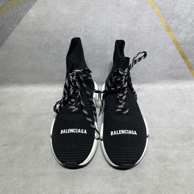 BALENCIAGA MEN'S SPEED 2.0 LACE-UP RECYCLED KNIT SNEAKER IN BLACK/WHITE - BLA033