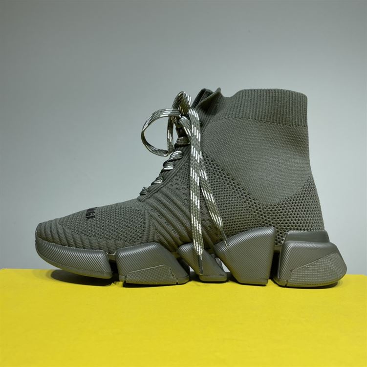 BALENCIAGA MEN'S SPEED 2.0 LACE-UP RECYCLED KNIT SNEAKER IN GREEN - BLA034