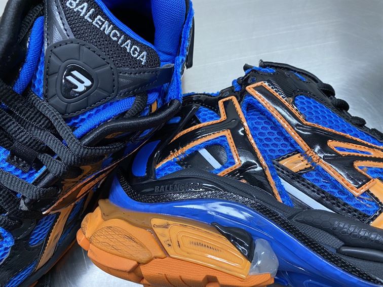 BALENCIAGA RUNNER SNEAKER IN BLUE - BLA054