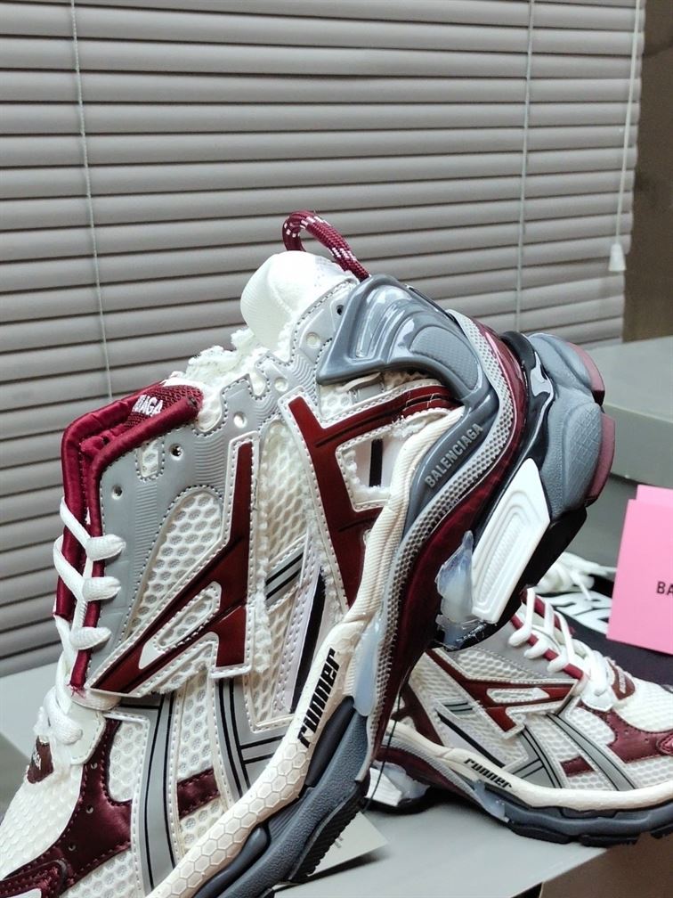 BALENCIAGA RUNNER SNEAKER IN GREY - BLA055