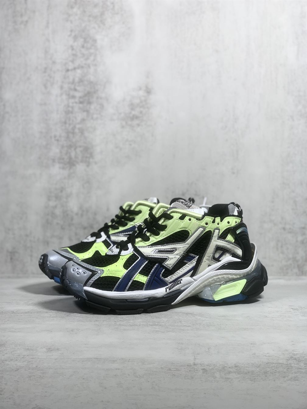 BALENCIAGA RUNNER SNEAKER IN GREY - BLA057