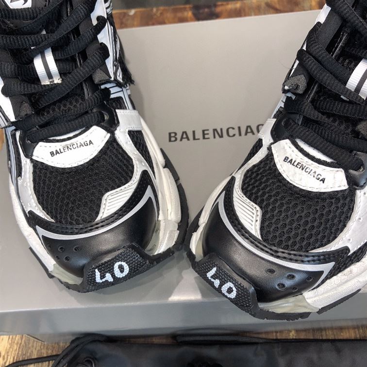 BALENCIAGA RUNNER SNEAKERS IN BLACK AND WHITE MESH AND NYLON - BLA008