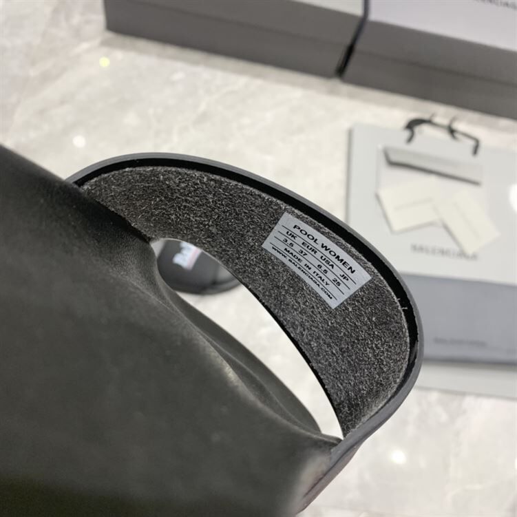 BALENCIAGA SLIDE SANDAL - BBD015