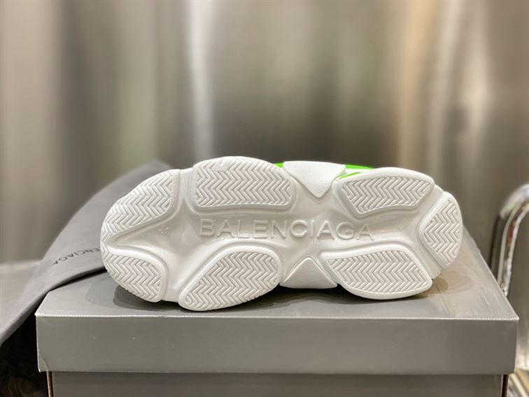 BALENCIAGA TRIPLE S 1.0 SNEAKERS IN WHITE AND GREEN - BLA022