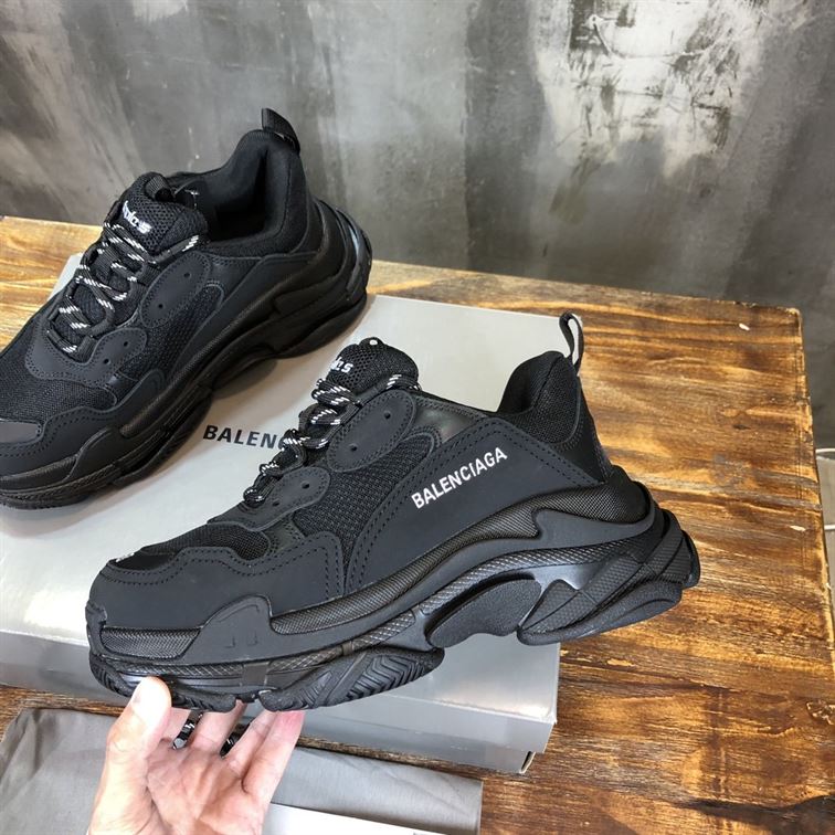 BALENCIAGA TRIPLE S FULL BLACK - BLA011