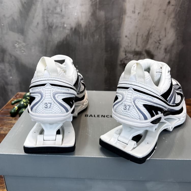 BALENCIAGA X-PANDER SNEAKER IN OFF WHITE - BLA042