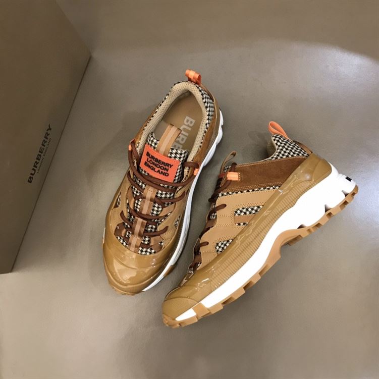 BURBERRY ARTHUR SNEAKERS IN BROWN- BBR005