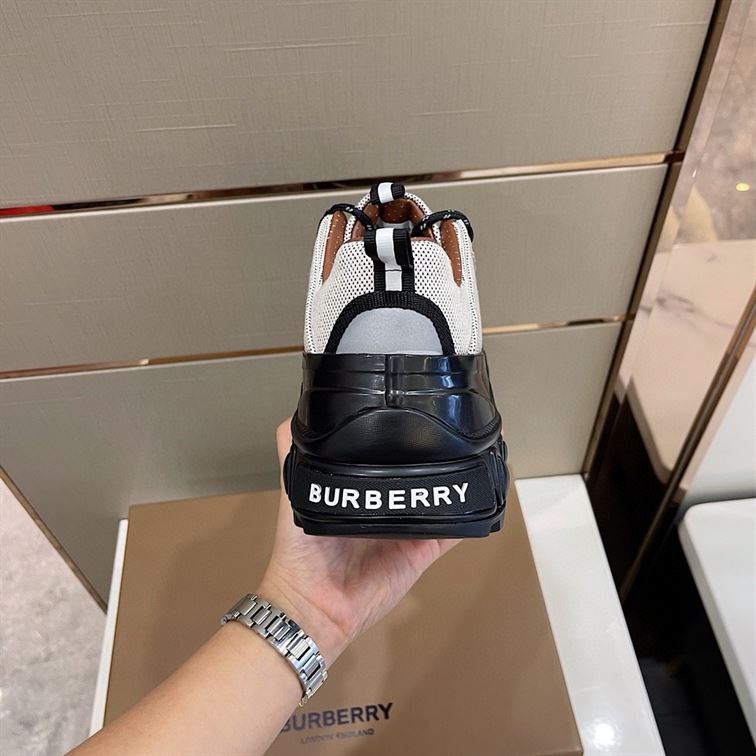 BURBERRY BLACK AND WHITE CANVAS ARTHUR SNEAKERS - BBR021