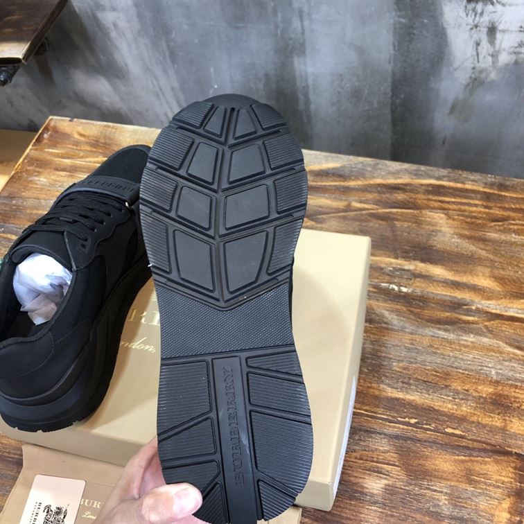 BURBERRY BLACK KINGDOM PRINT SNEAKERS - BBR030