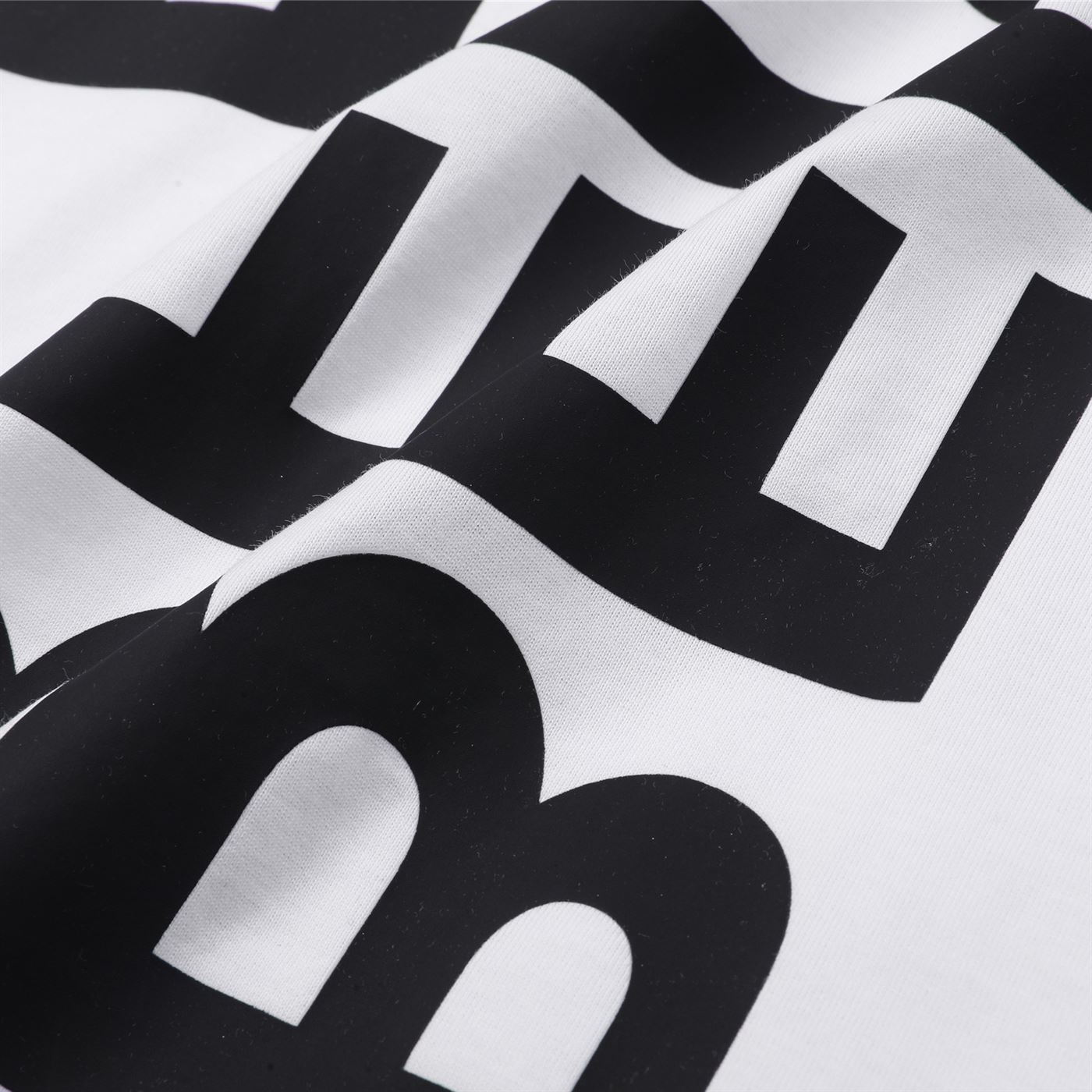 BURBERRY LOGO PRINT COTTON OVERSIZED T-SHIRT IN WHITE - BRS004