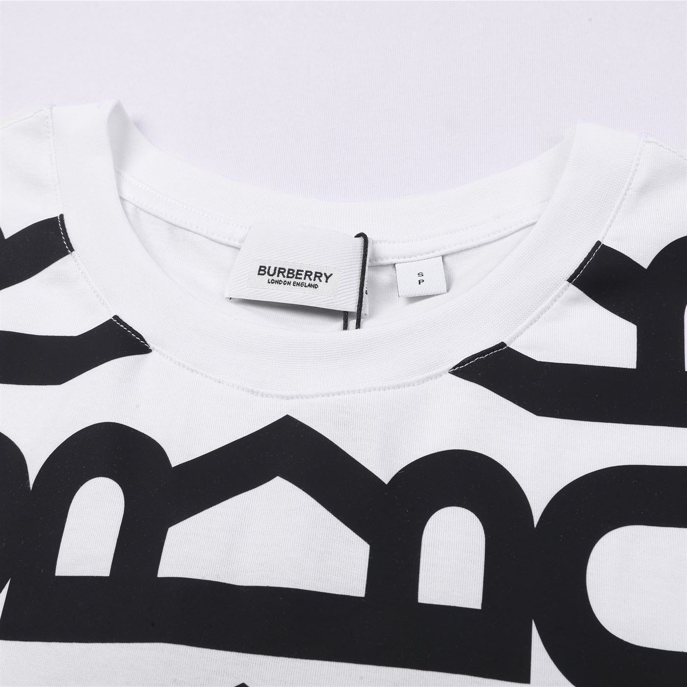 BURBERRY LOGO PRINT COTTON OVERSIZED T-SHIRT IN WHITE - BRS004