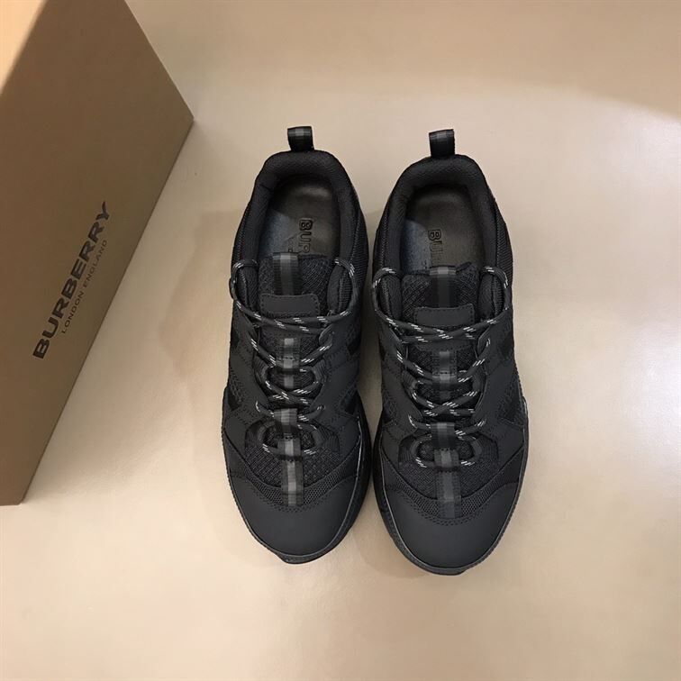 BURBERRY UNION SNEAKERS - BBR016