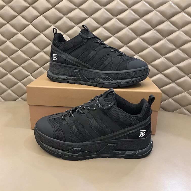 BURBERRY UNION SNEAKERS - BBR016