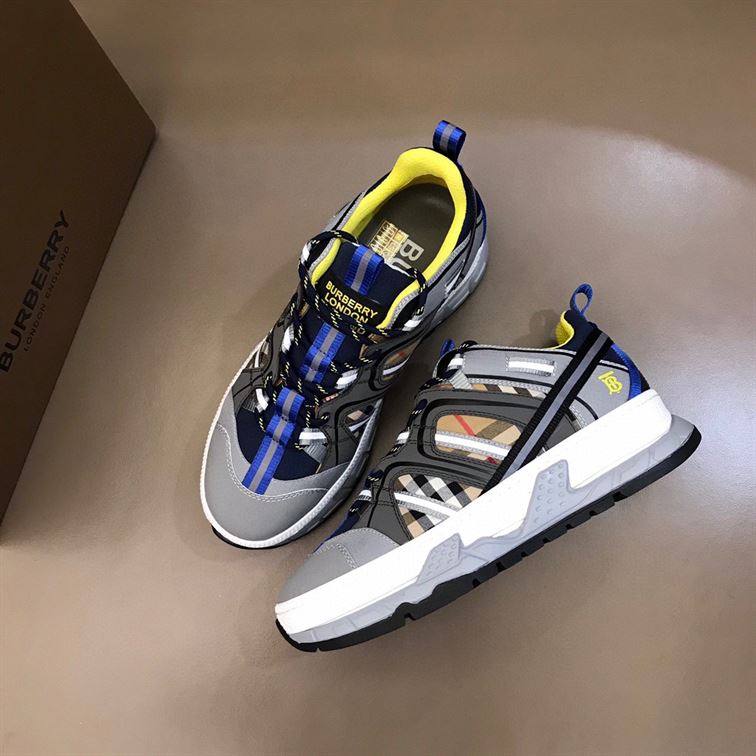 BURBERRY UNION SNEAKERS - BBR019