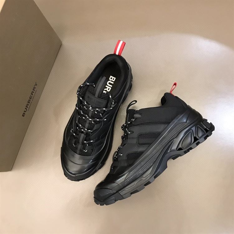 BURBERRY UNION VINTAGE SNEAKERS - BBR004