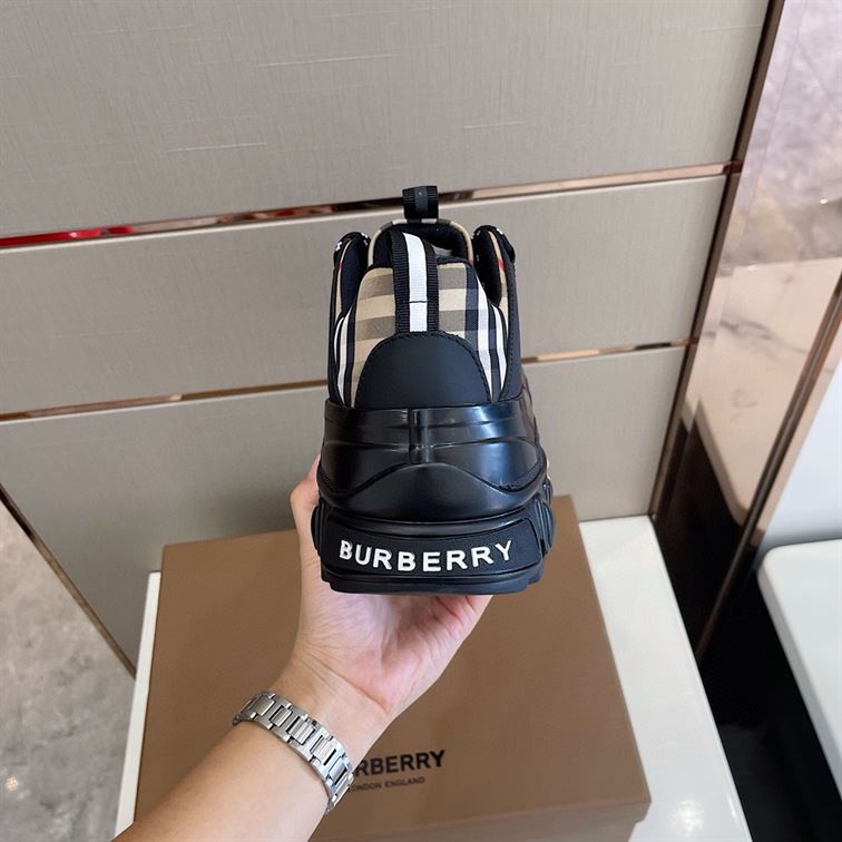 BURBERRY VINTAGE CHECK COTTON AND NYLON ARTHUR SNEAKERS - BBR007