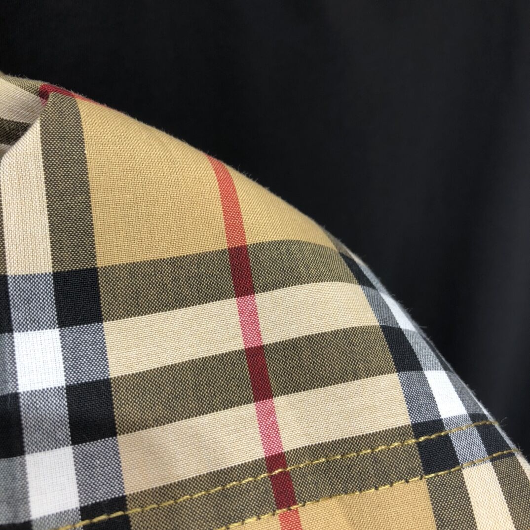 BURBERRY VINTAGE CHECK SLEEVE COTTON OVERSIZED T-SHIRT IN BLACK - BRS011