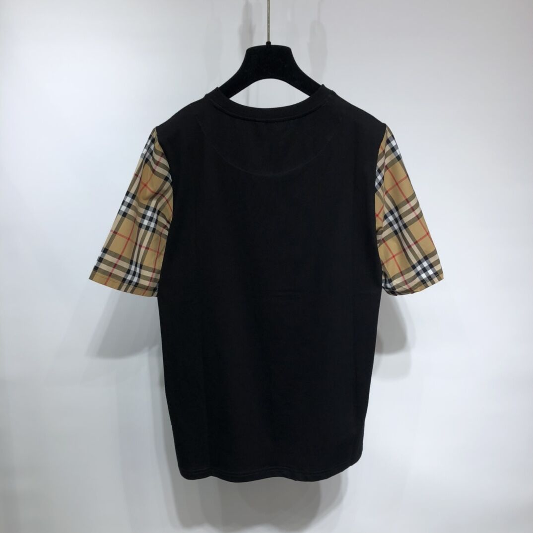 BURBERRY VINTAGE CHECK SLEEVE COTTON OVERSIZED T-SHIRT IN BLACK - BRS011
