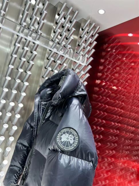 CANADA GOOSE CROFTON PUFFER BLACK LABEL - CN26