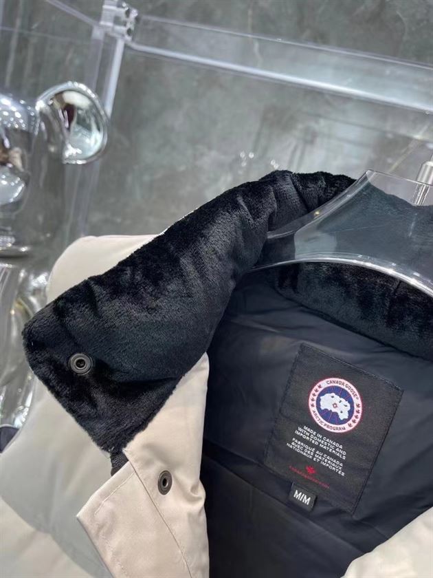 CANADA GOOSE FREESTYLE QUILTED ARTIC-TECH GILET - CN10