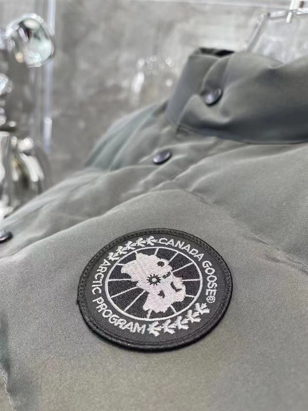 CANADA GOOSE FREESTYLE QUILTED ARTIC-TECH GILET - CN12