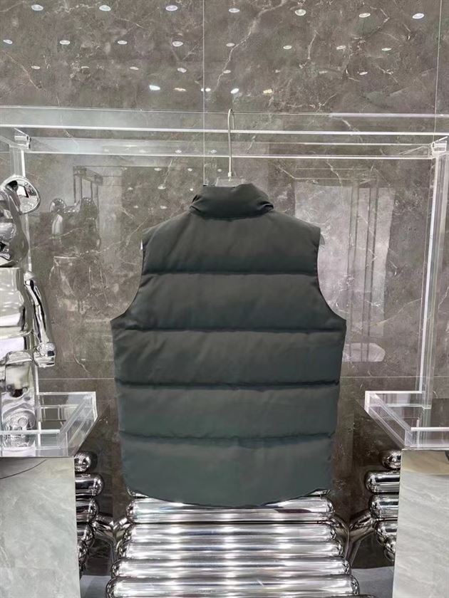 CANADA GOOSE FREESTYLE QUILTED ARTIC-TECH GILET - CN12