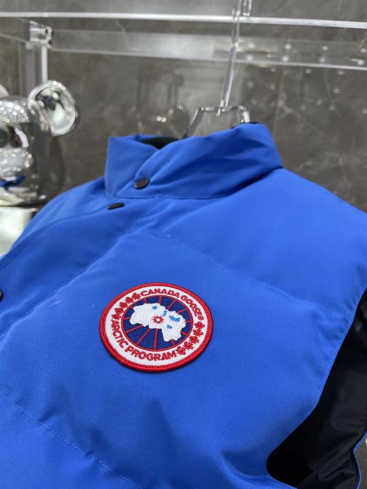 CANADA GOOSE FREESTYLE QUILTED ARTIC-TECH GILET - CN13