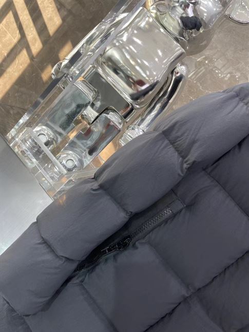 CANADA GOOSE LONG PUFFER COAT - CN20