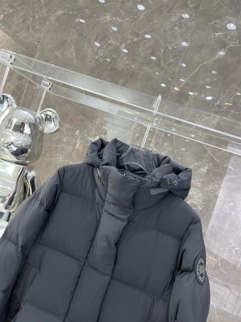 CANADA GOOSE LONG PUFFER COAT - CN20