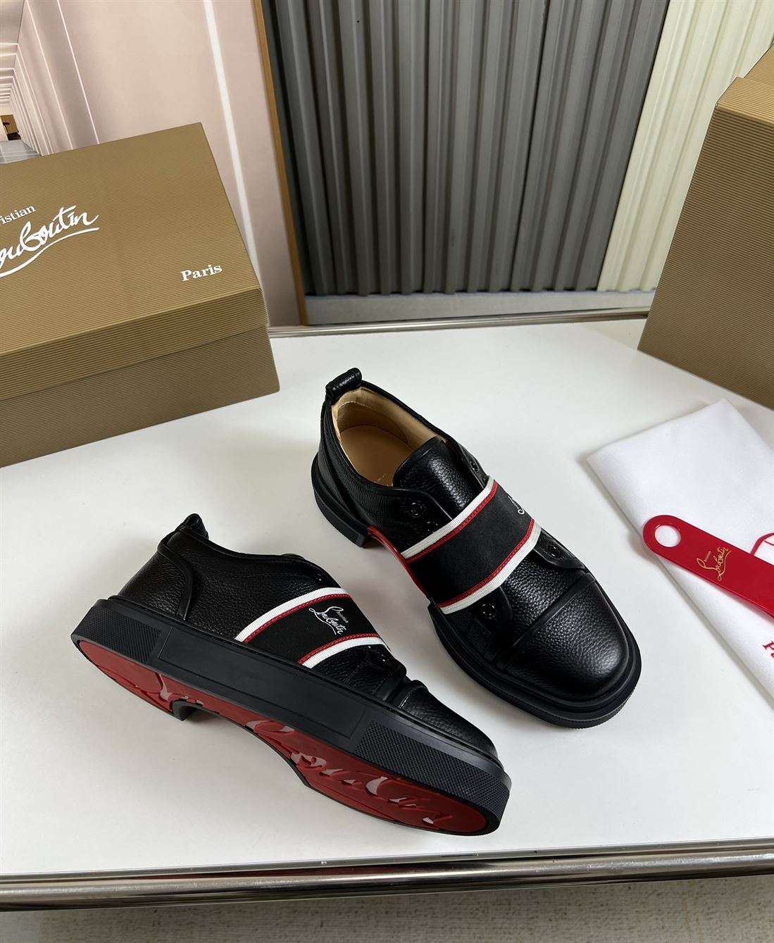 CHRISTIAN LOUBOUTIN ADOLESCENZA BLACK - CLS028