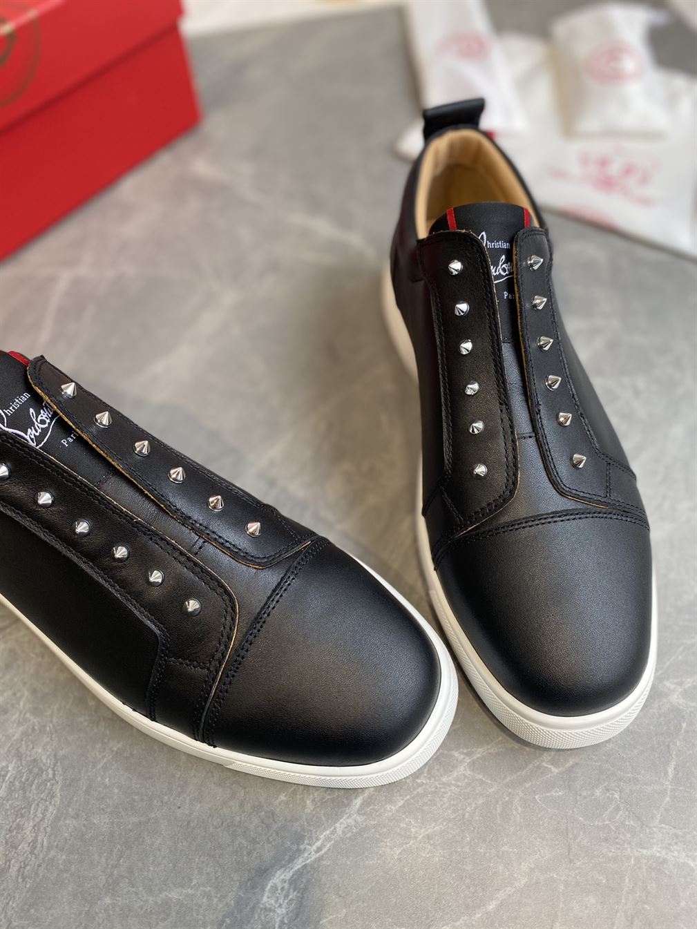 CHRISTIAN LOUBOUTIN F.A.V FIQUE A VONTADE - CLS035