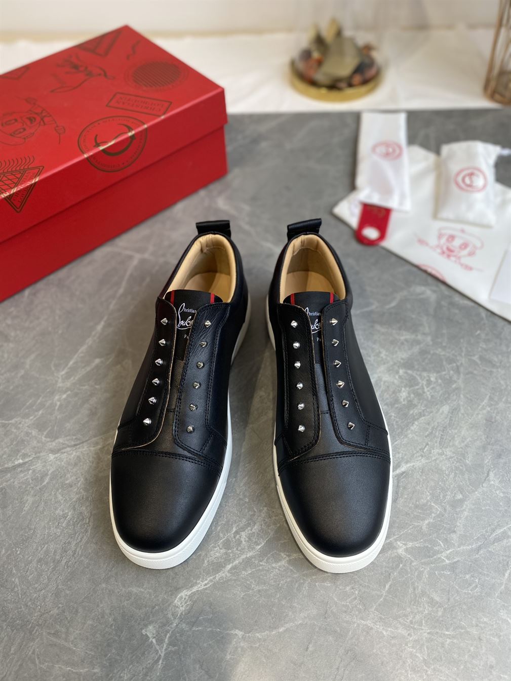 CHRISTIAN LOUBOUTIN F.A.V FIQUE A VONTADE - CLS035