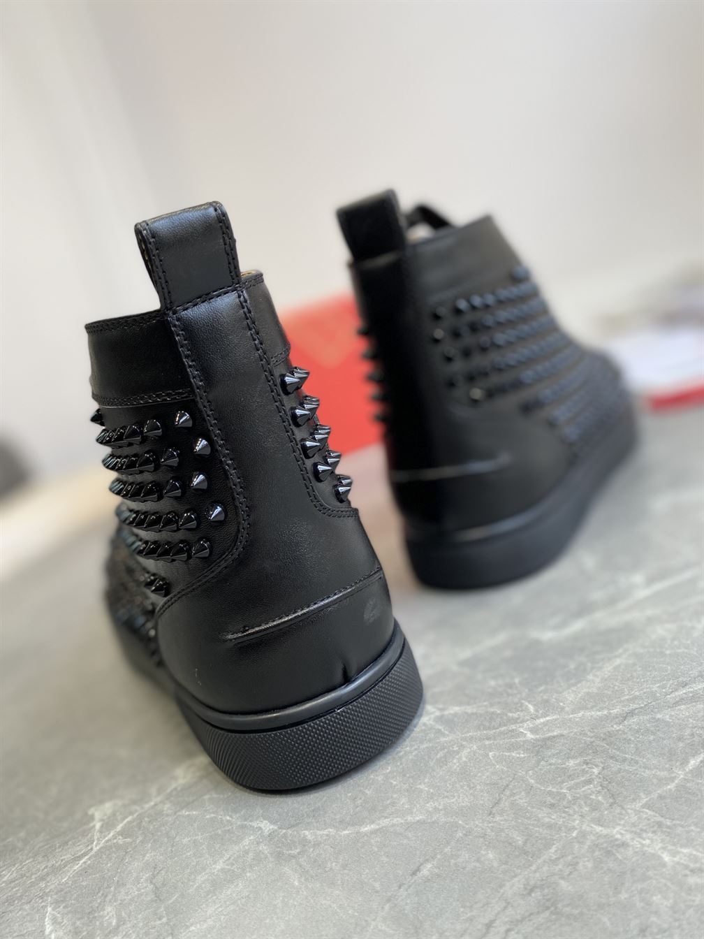 CHRISTIAN LOUBOUTIN HIGH TOP SNEAKER - CLS006
