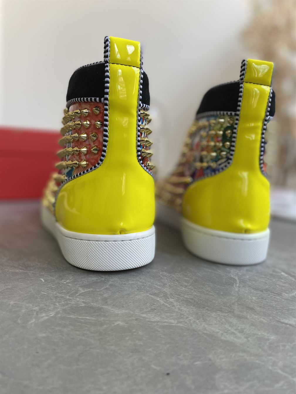 CHRISTIAN LOUBOUTIN HIGH TOP SNEAKER - CLS014