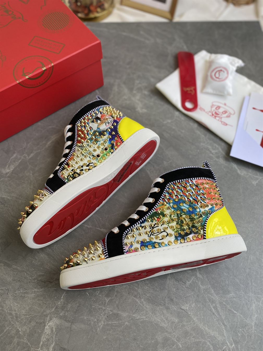 CHRISTIAN LOUBOUTIN HIGH TOP SNEAKER - CLS014