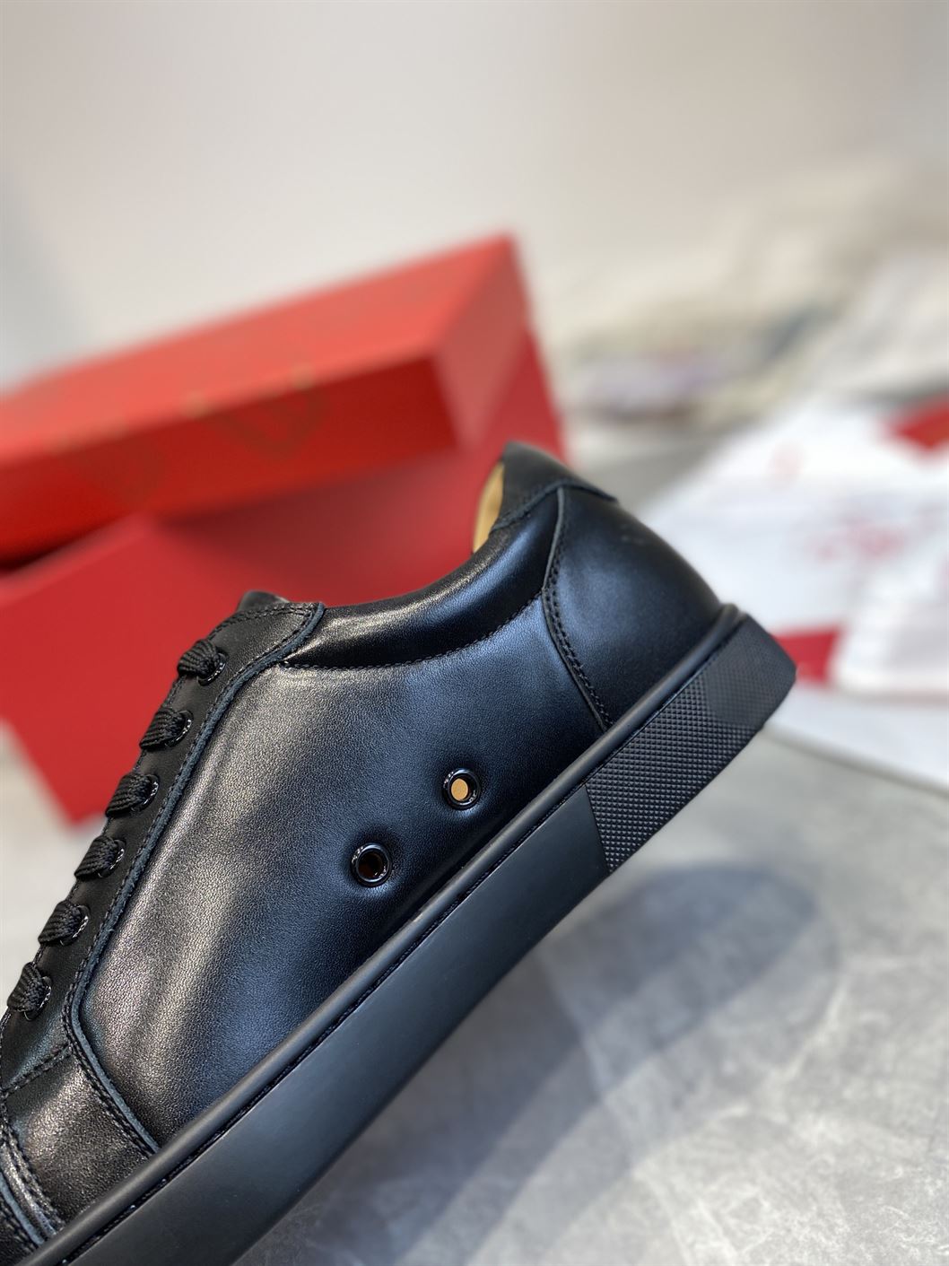 CHRISTIAN LOUBOUTIN LOUIS JUNIOR SNEAKERS - CLS032