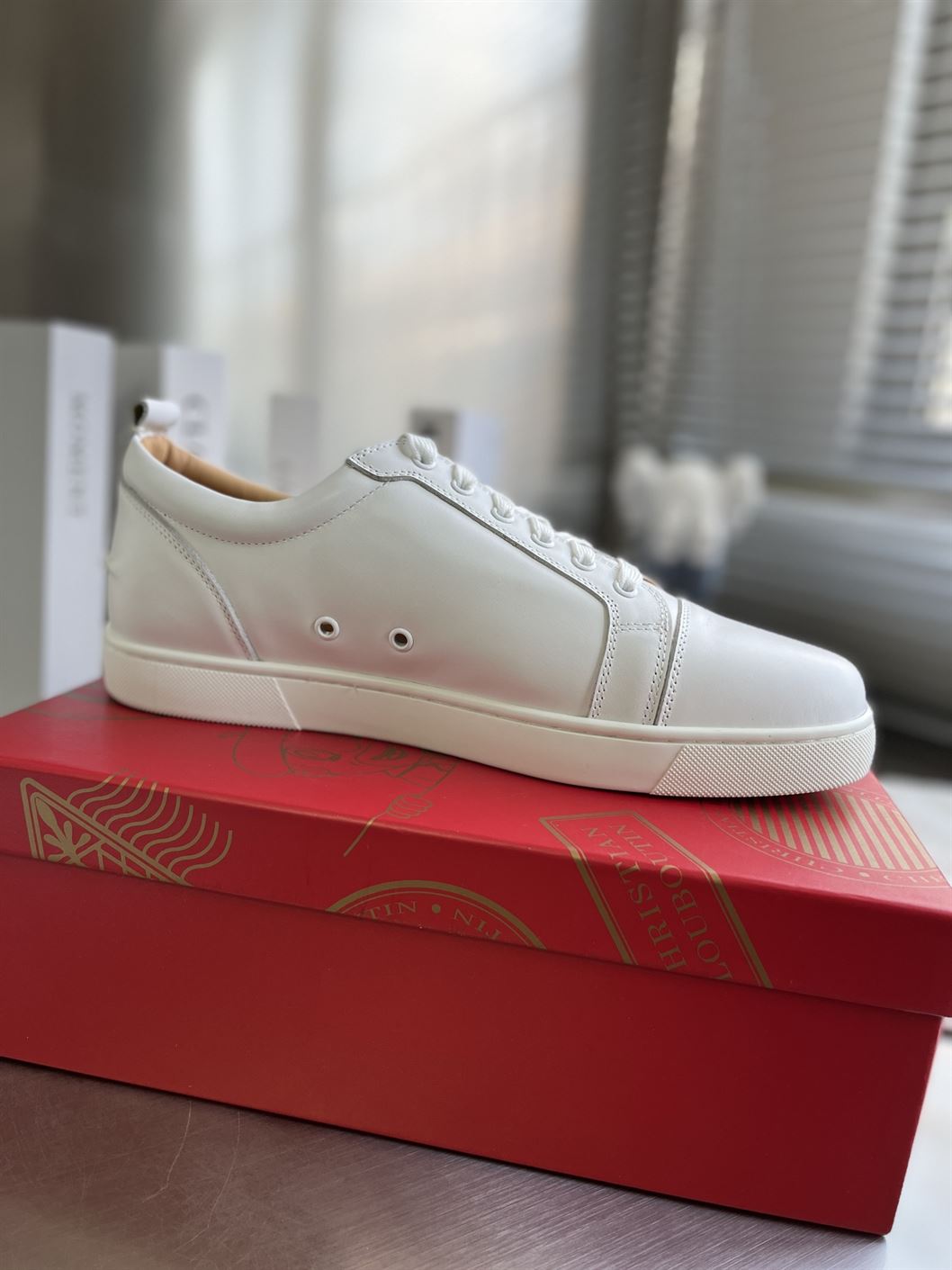 CHRISTIAN LOUBOUTIN LOUIS JUNIOR SNEAKERS - CLS033