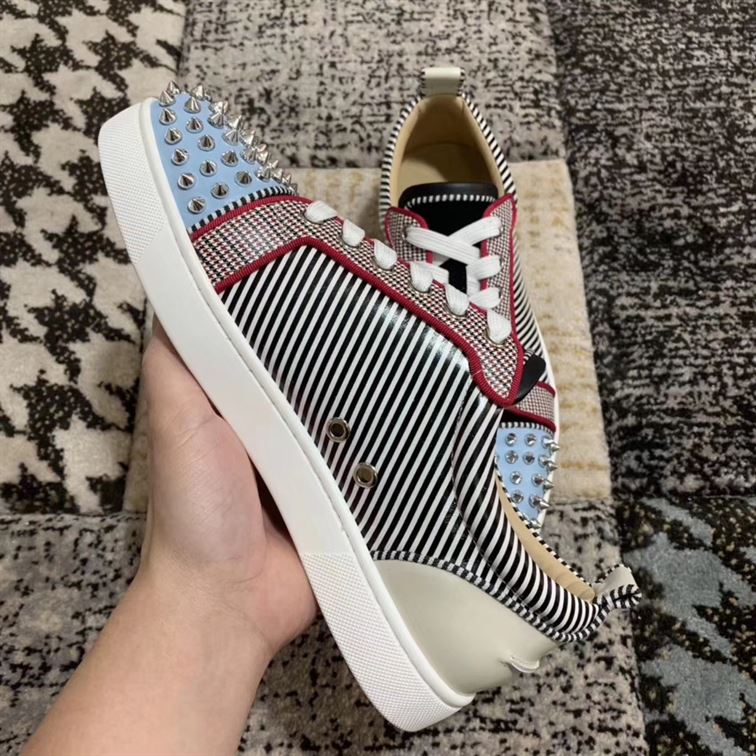 CHRISTIAN LOUBOUTIN LOW TOP SNEAKER - CLS015