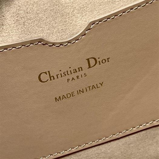 DIOR 30 MONTAIGNE AVENUE BAG BEIGE