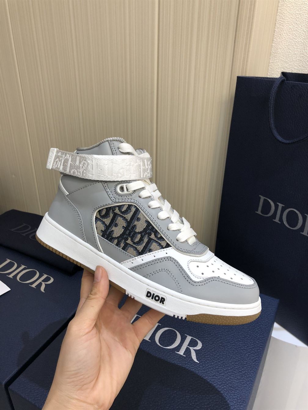 DIOR B27 HIGH-TOP SNEAKER - DO009