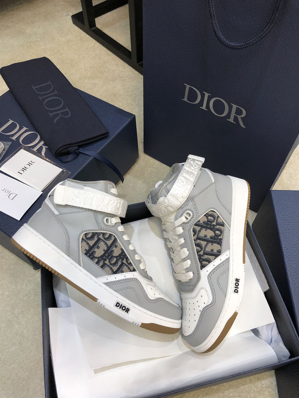 DIOR B27 HIGH-TOP SNEAKER - DO009