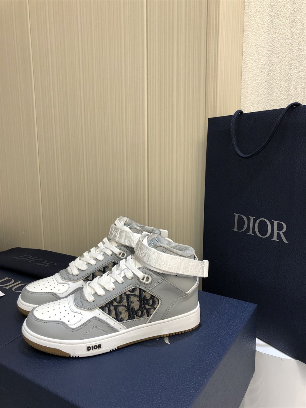 DIOR B27 HIGH-TOP SNEAKER - DO009