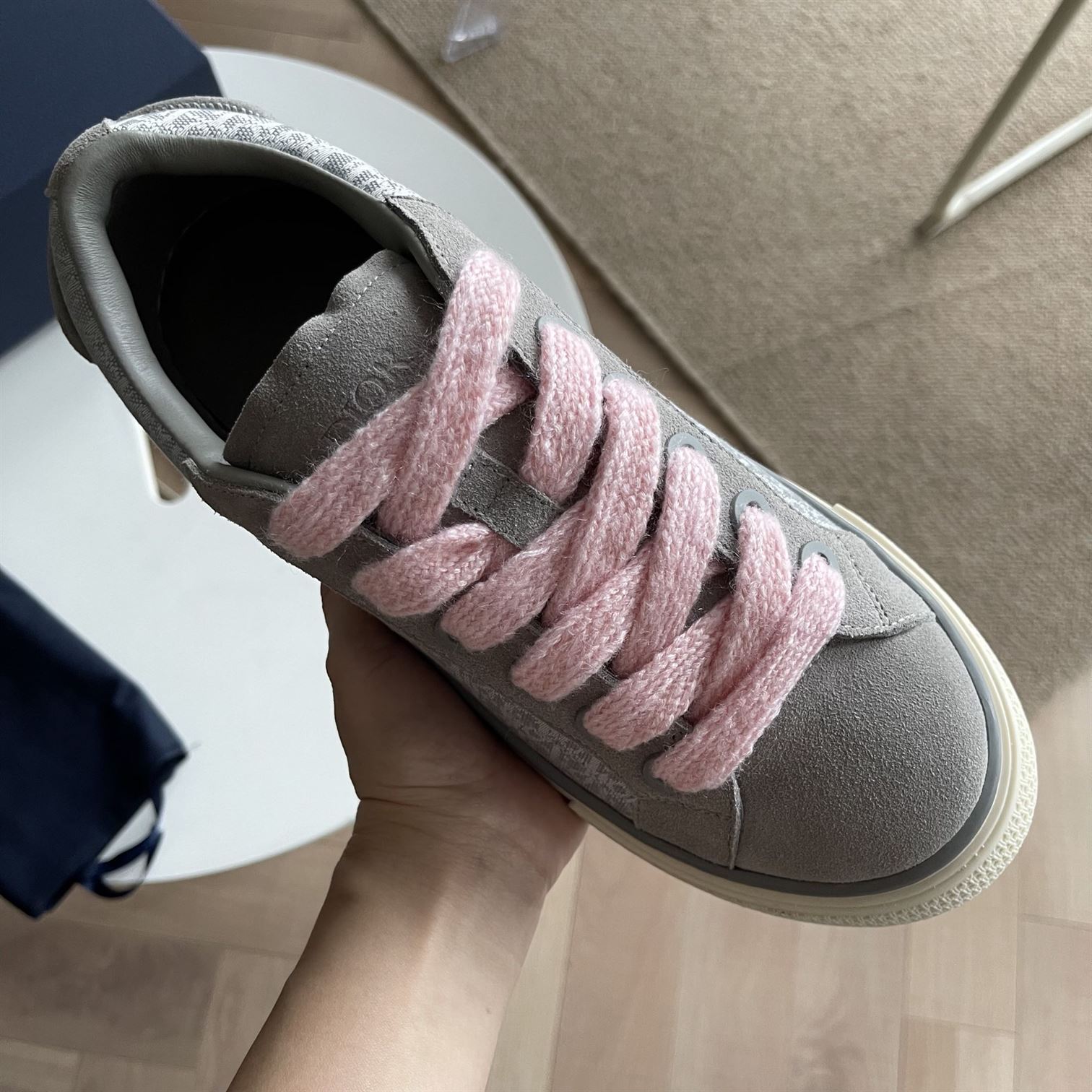 DIOR B33 SNEAKER GRAY AND WHITE DIOR OBLIQUE JACQUARD - DO130